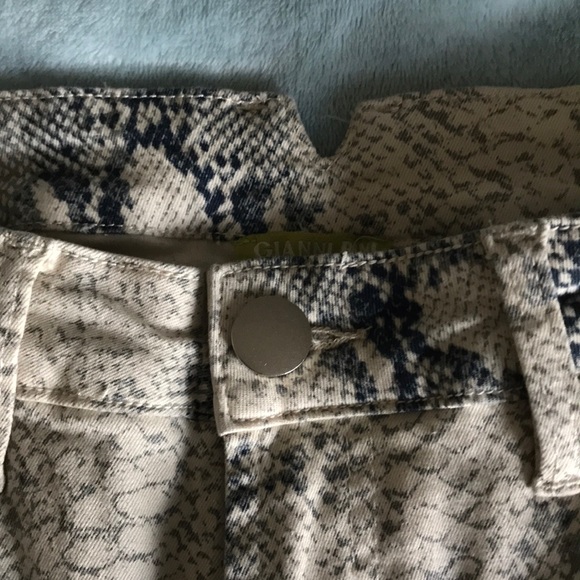 Pants - Picture 6 of 9